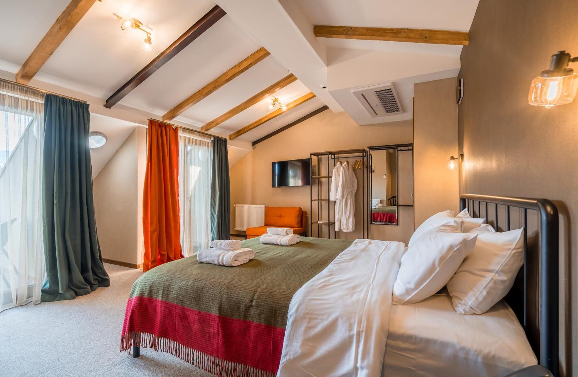 Green Inn Hotel Тбилиси Екстериор снимка
