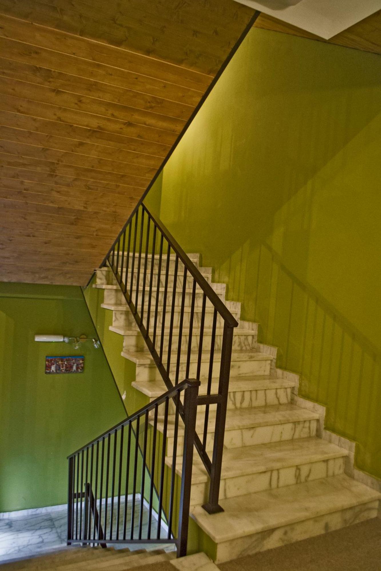Green Inn Hotel Тбилиси Екстериор снимка