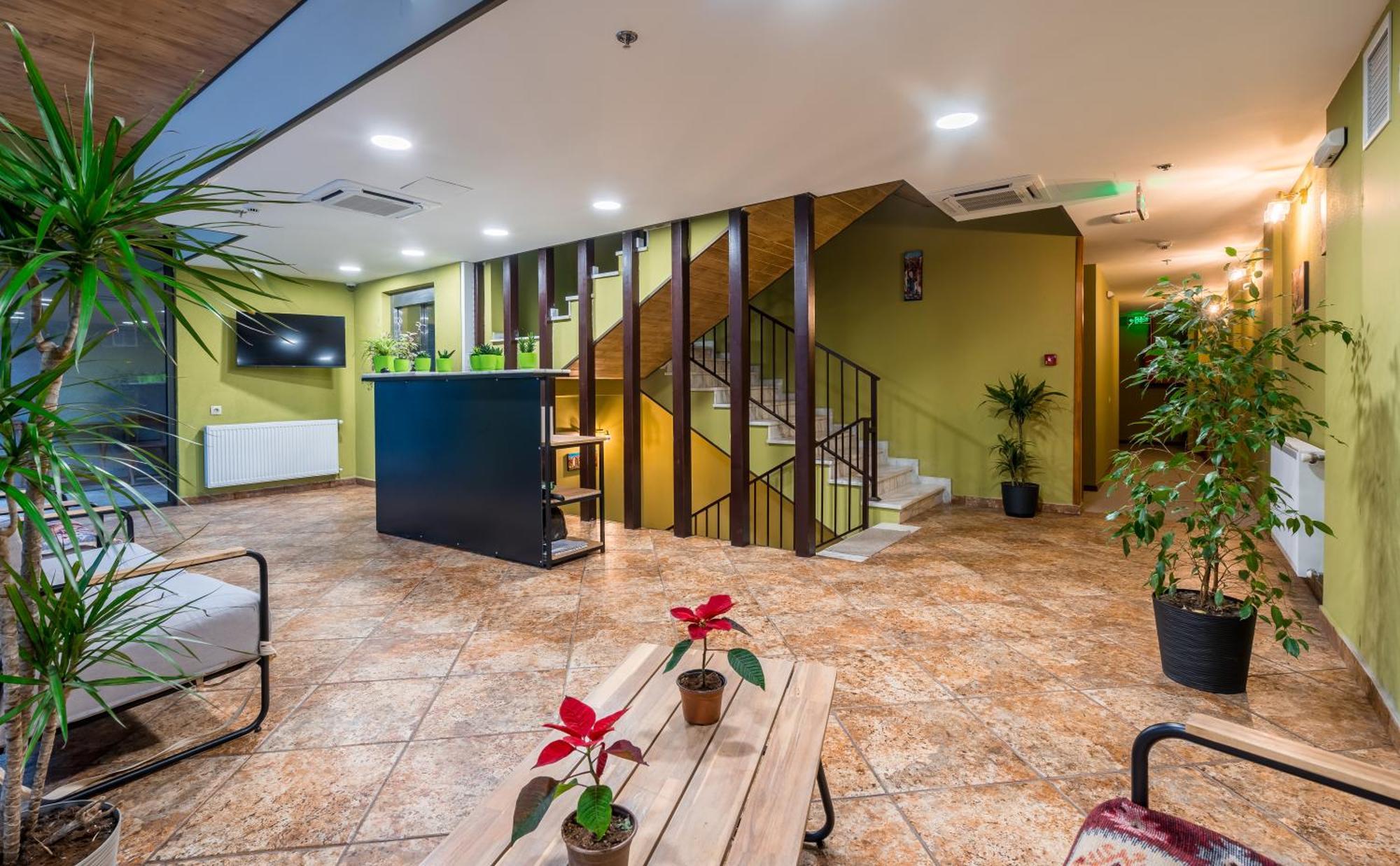 Green Inn Hotel Тбилиси Екстериор снимка