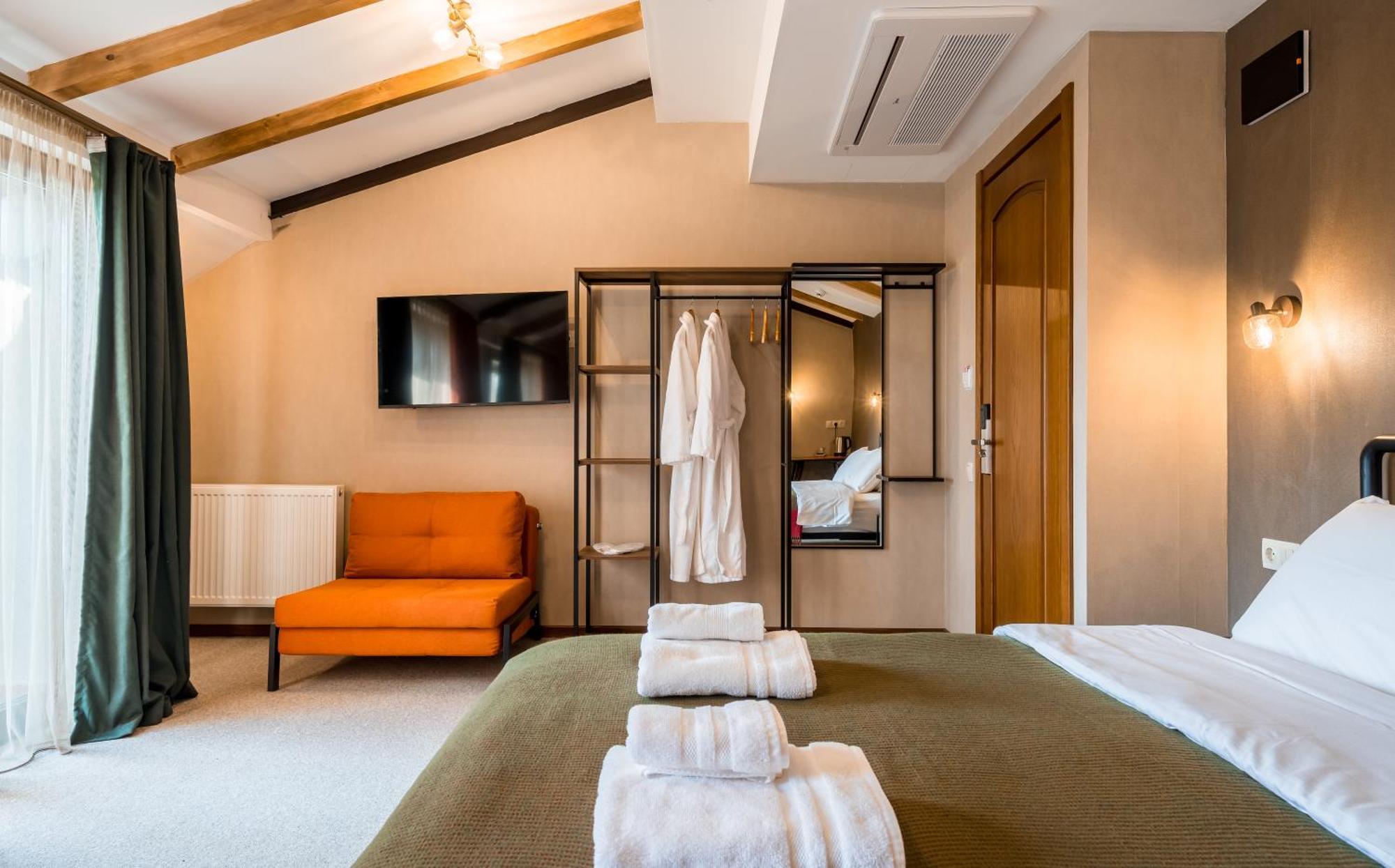 Green Inn Hotel Тбилиси Екстериор снимка