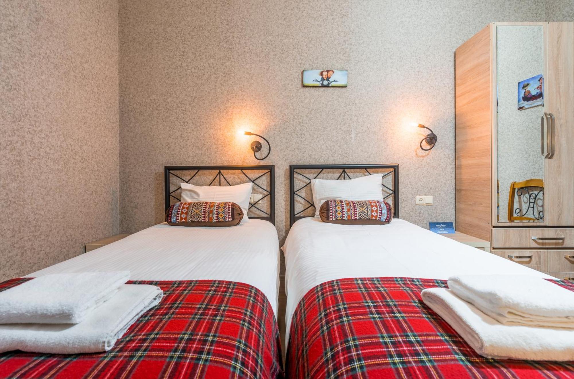 Green Inn Hotel Тбилиси Екстериор снимка