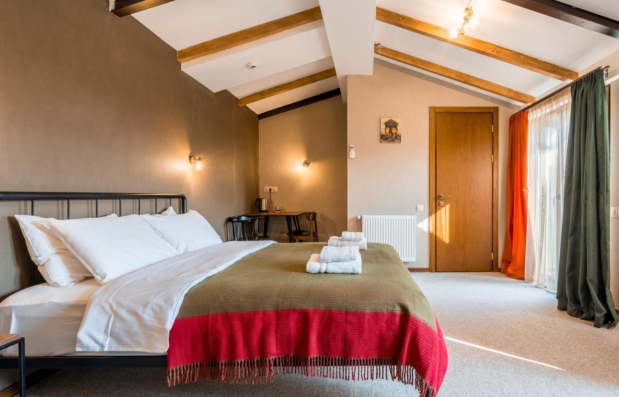 Green Inn Hotel Тбилиси Екстериор снимка