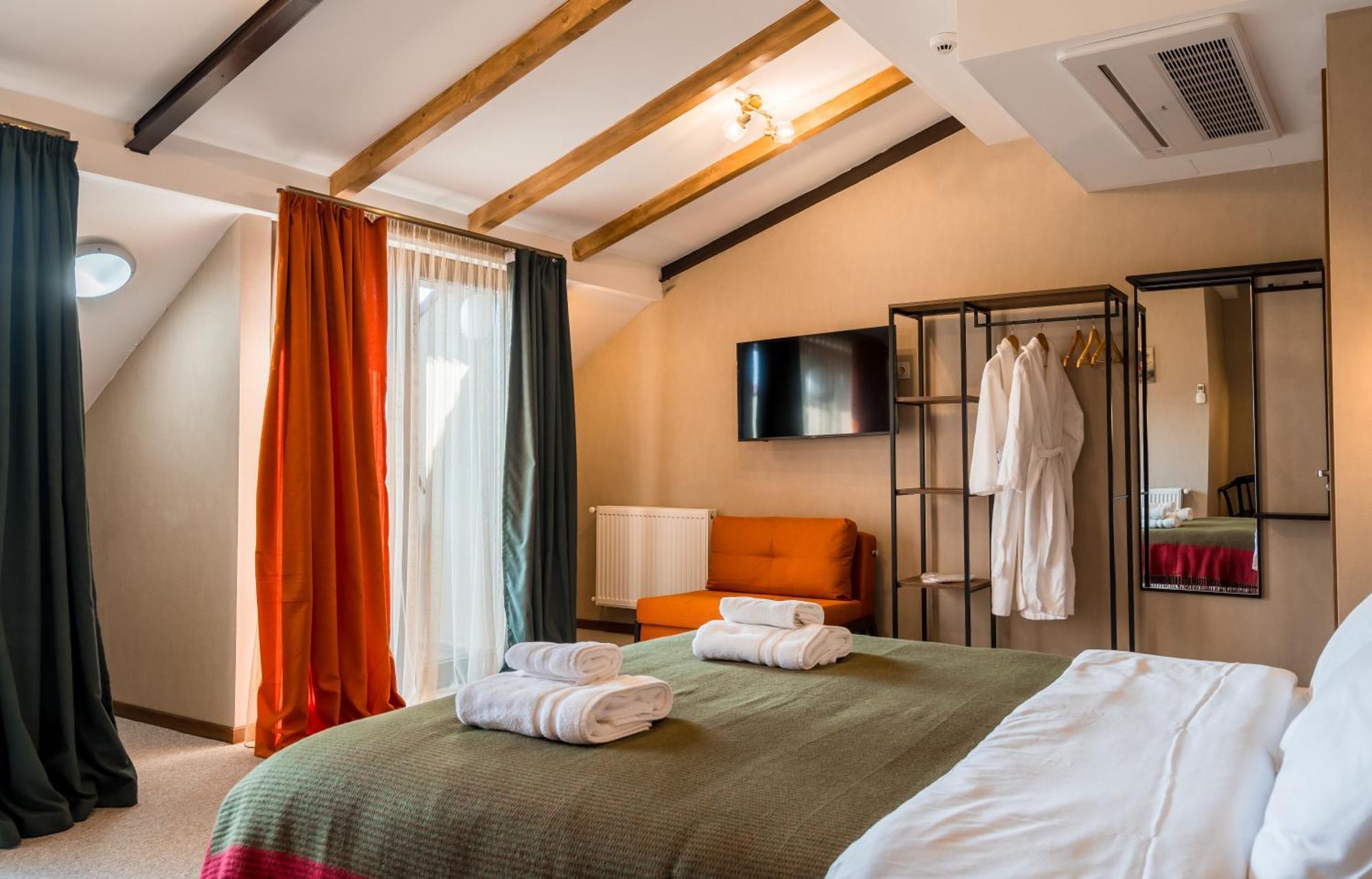 Green Inn Hotel Тбилиси Екстериор снимка