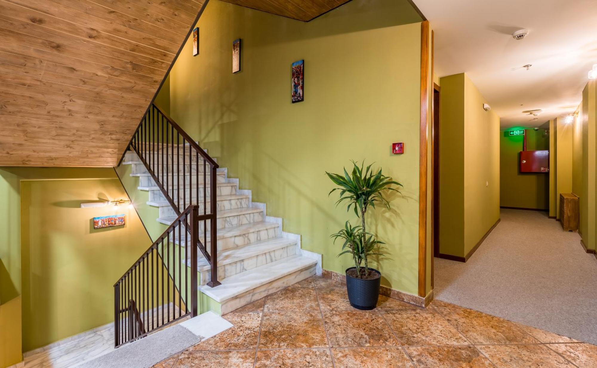 Green Inn Hotel Тбилиси Екстериор снимка