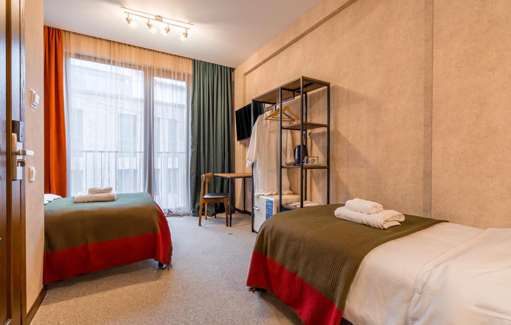 Green Inn Hotel Тбилиси Екстериор снимка