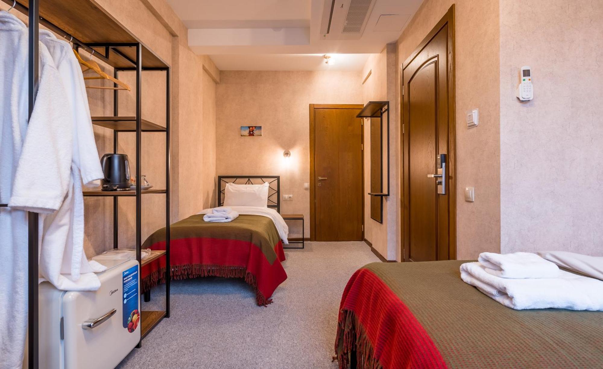Green Inn Hotel Тбилиси Екстериор снимка