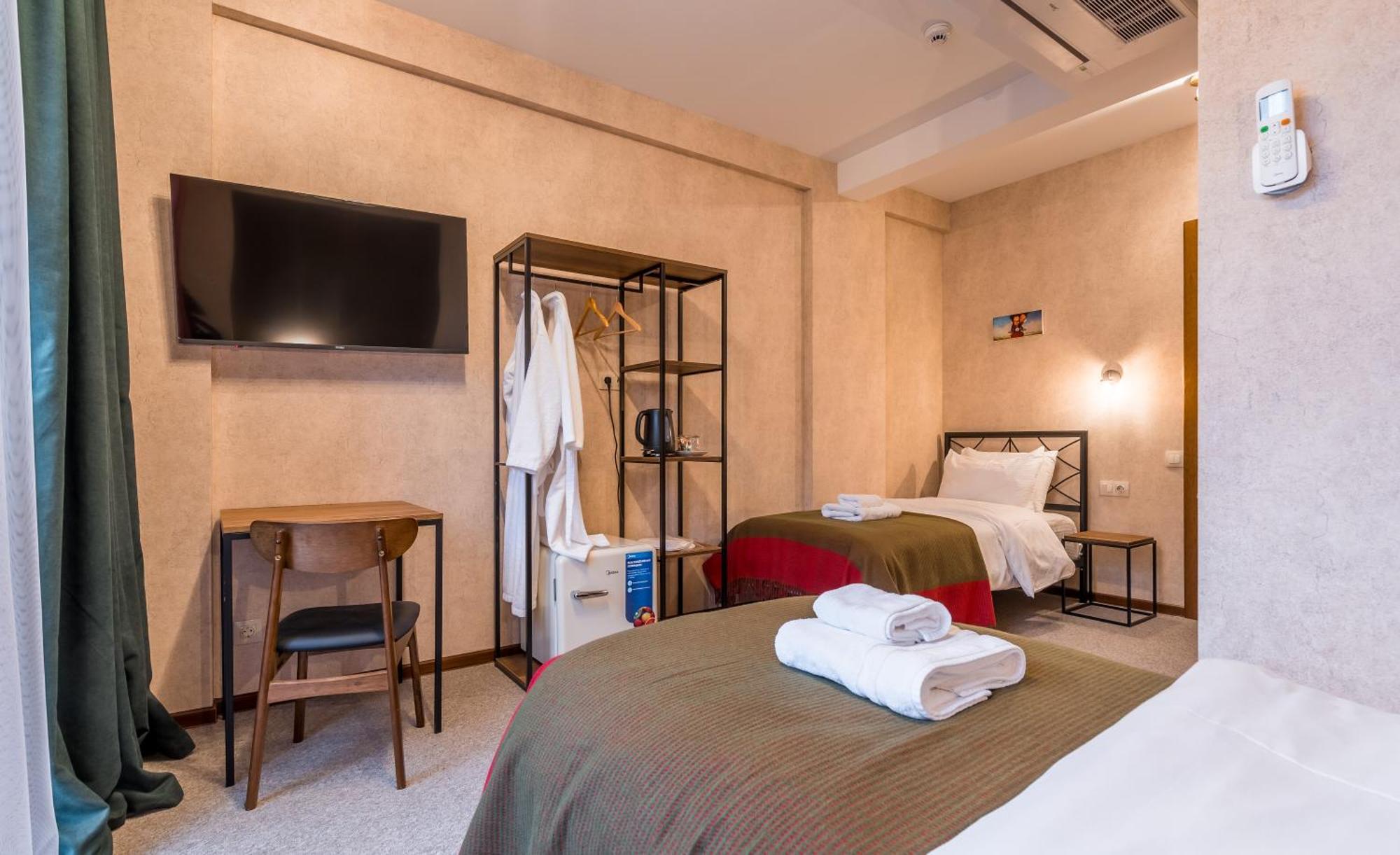 Green Inn Hotel Тбилиси Екстериор снимка