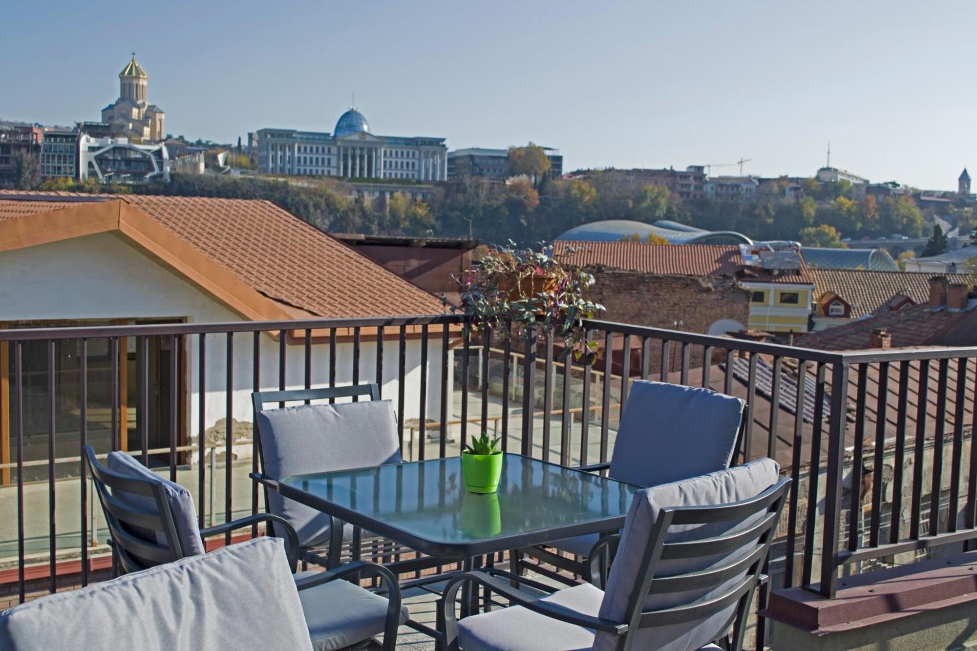 Green Inn Hotel Тбилиси Екстериор снимка