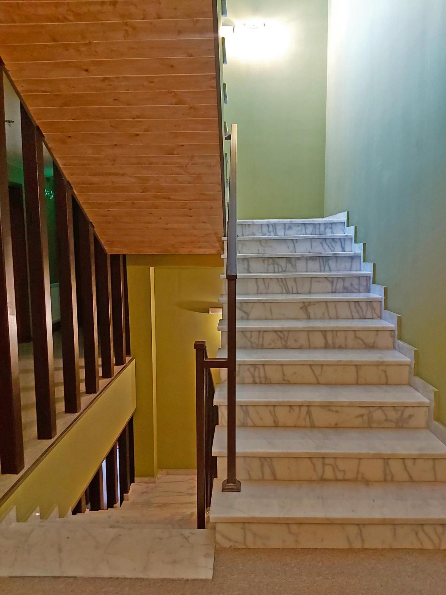 Green Inn Hotel Тбилиси Екстериор снимка