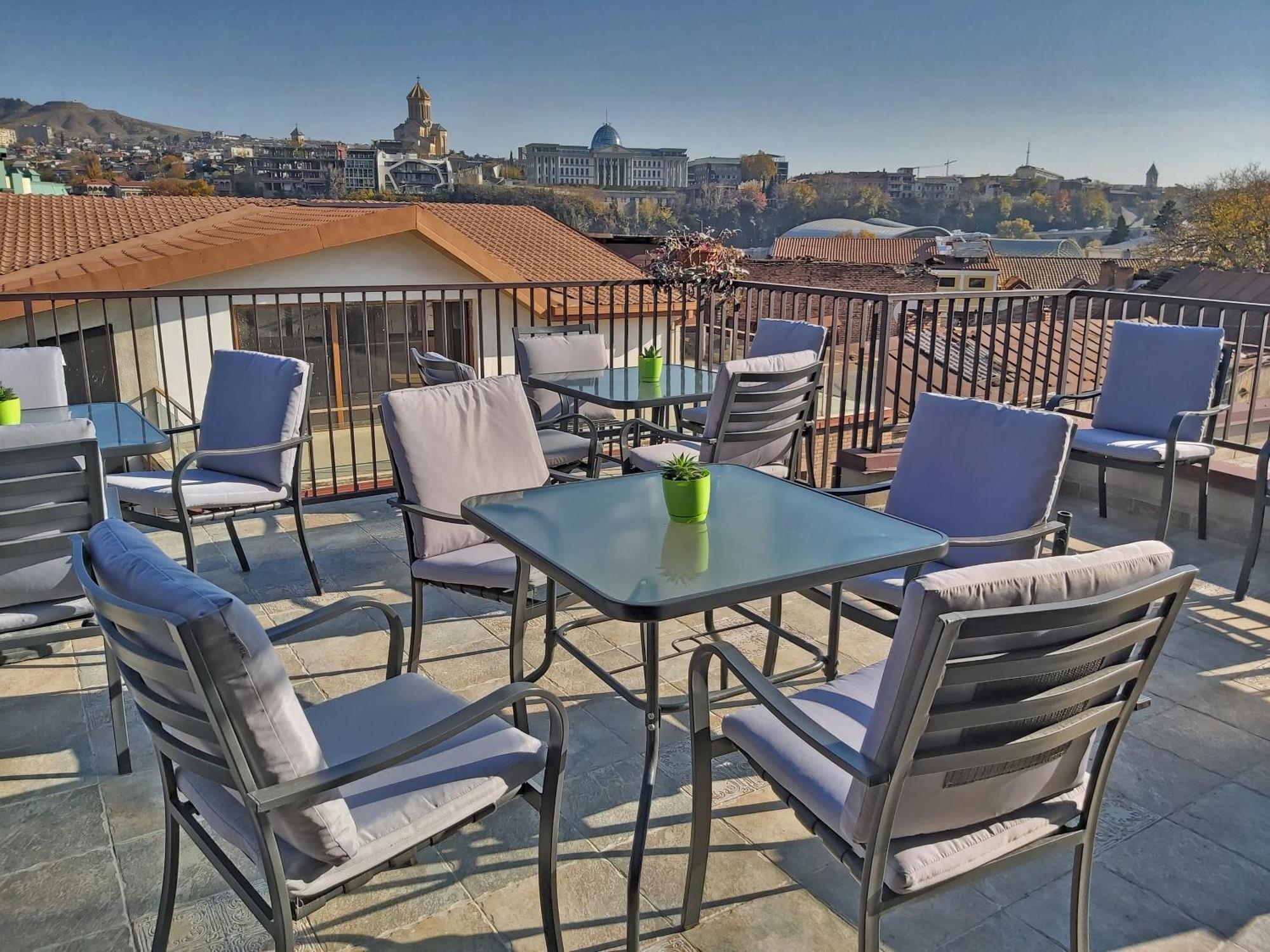 Green Inn Hotel Тбилиси Екстериор снимка