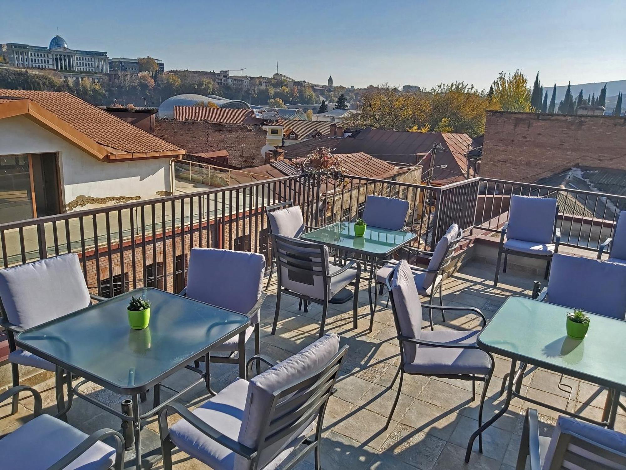 Green Inn Hotel Тбилиси Екстериор снимка